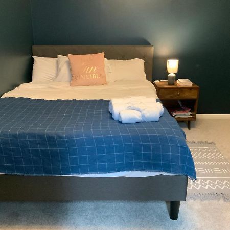 2 Bedroom Apartment Near Southfields 런던 외부 사진