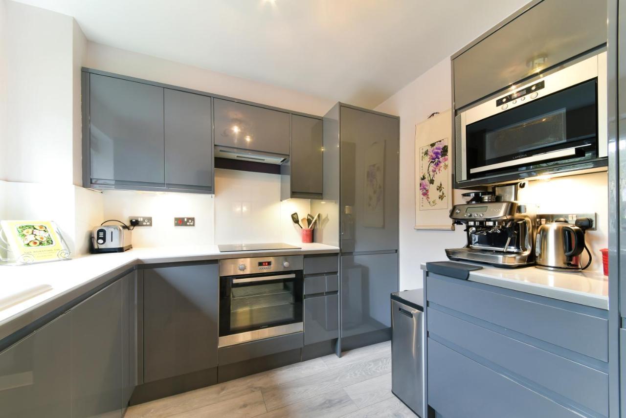 2 Bedroom Apartment Near Southfields 런던 외부 사진