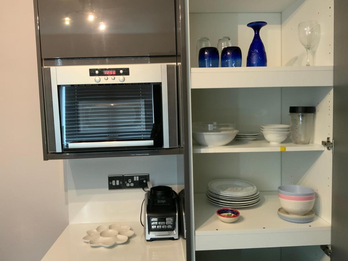 2 Bedroom Apartment Near Southfields 런던 외부 사진