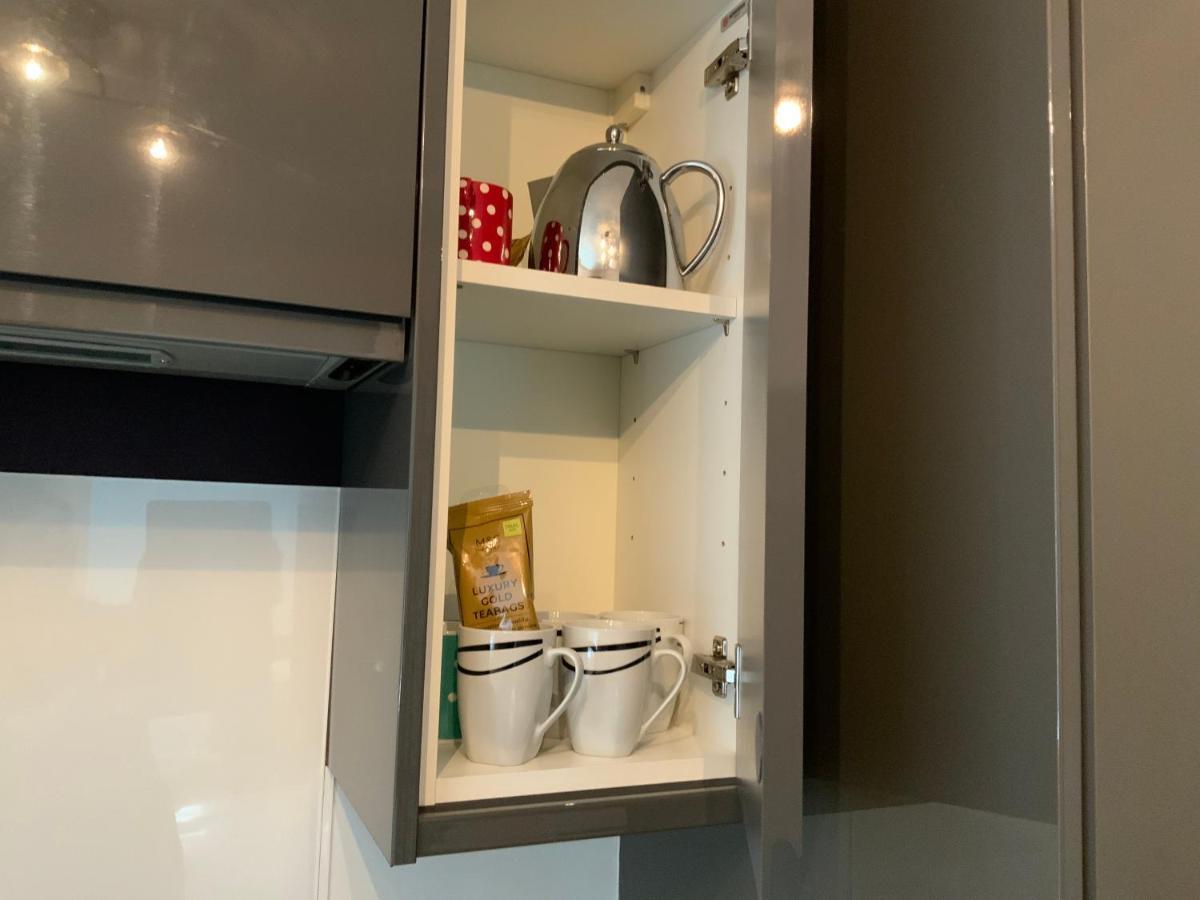 2 Bedroom Apartment Near Southfields 런던 외부 사진