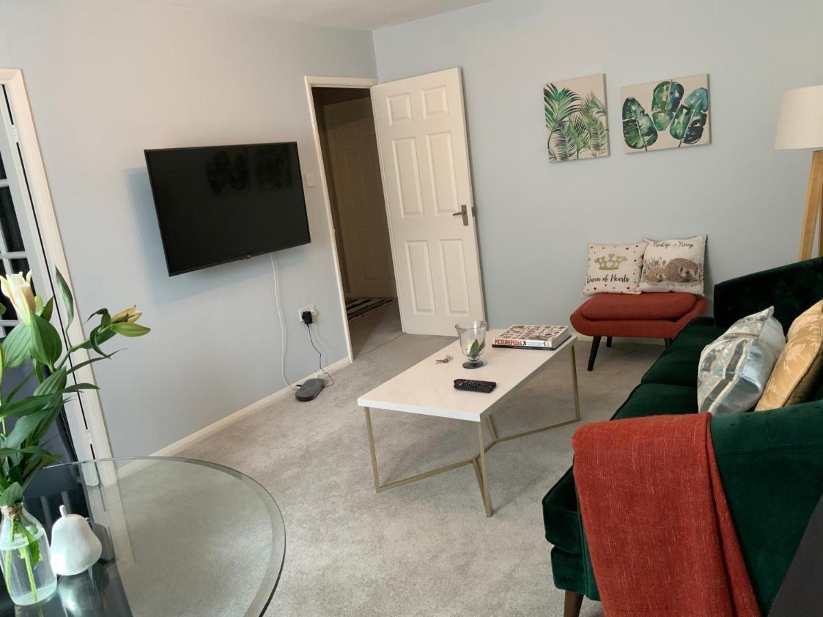 2 Bedroom Apartment Near Southfields 런던 외부 사진