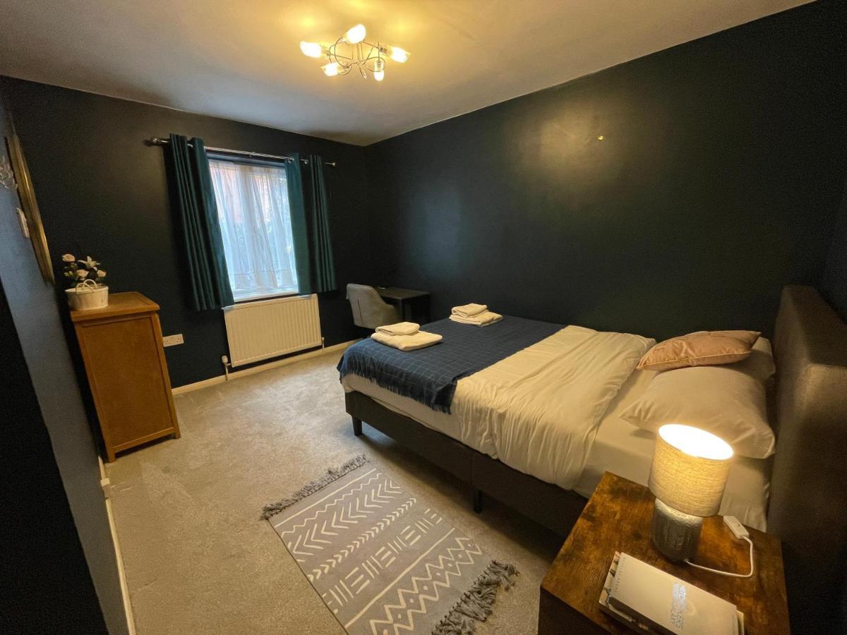 2 Bedroom Apartment Near Southfields 런던 외부 사진