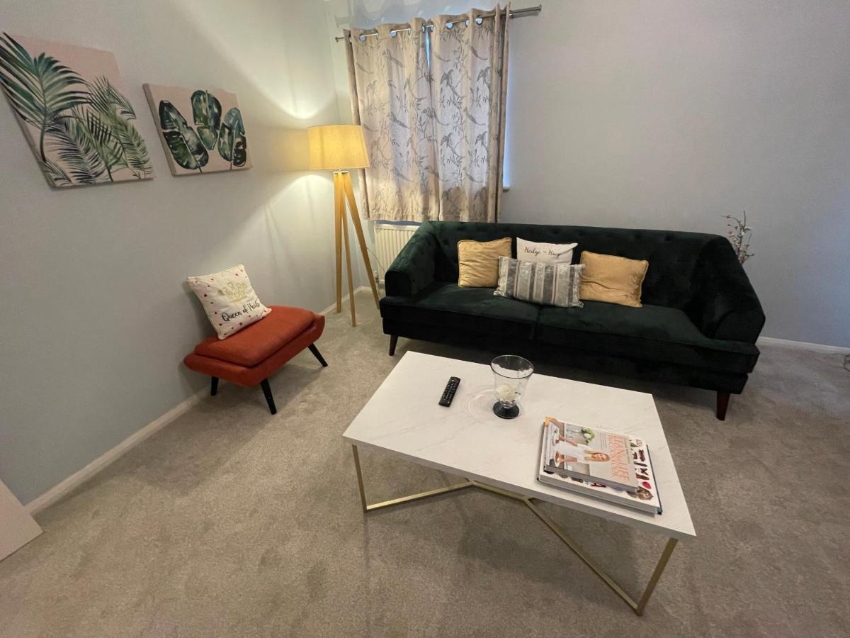 2 Bedroom Apartment Near Southfields 런던 외부 사진